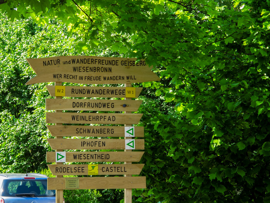 Wanderweg W1 - Wegweiser am Seegarten